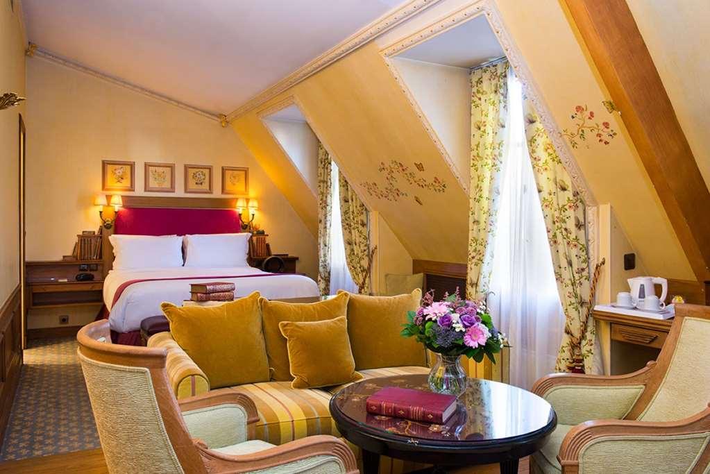 Gavarni Paris Room photo
